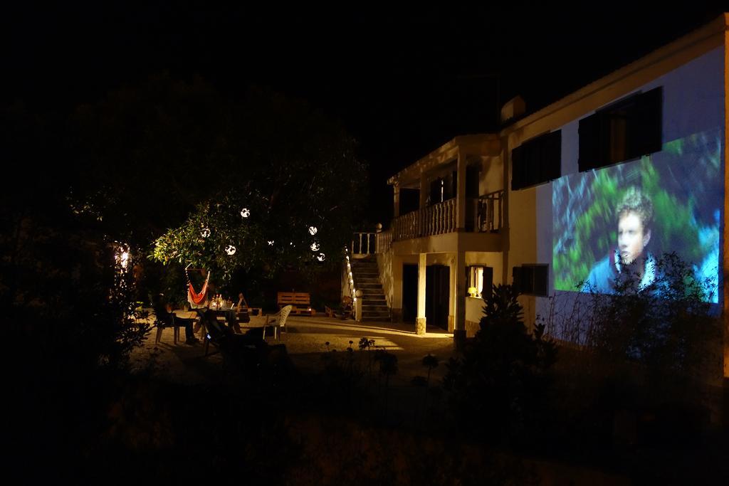 Moka Surfhouse Hostel เอริเซรา ภายนอก รูปภาพ